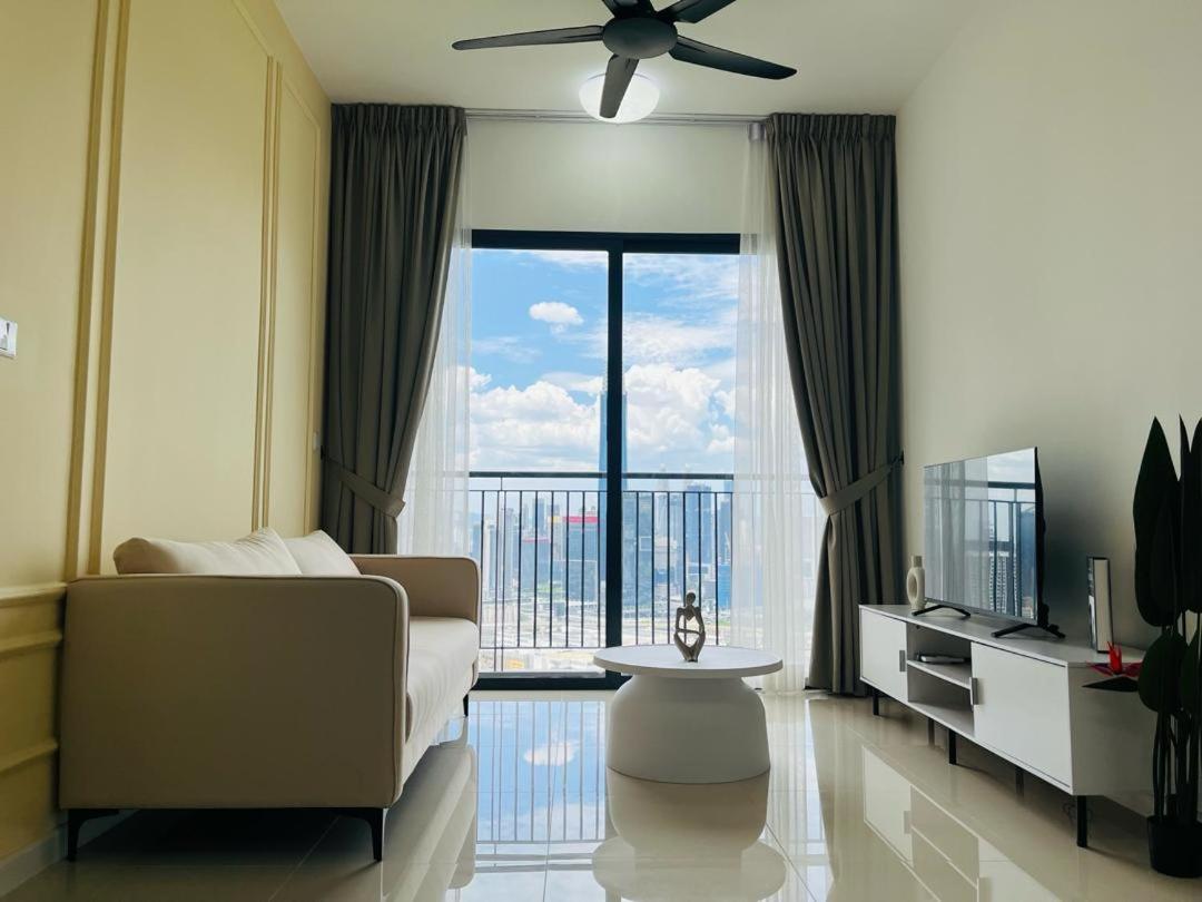 2br 7pax Linked Bridge To Sunway Velocity Mall Pangsapuri Kuala Lumpur